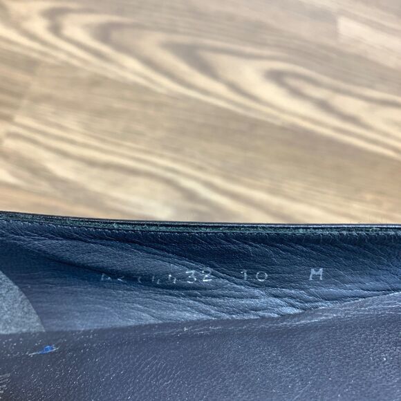 Stuart Weitzman Black Cutout Flower Leather Flats Slip On Womens Size 10 M - Picture 8 of 11